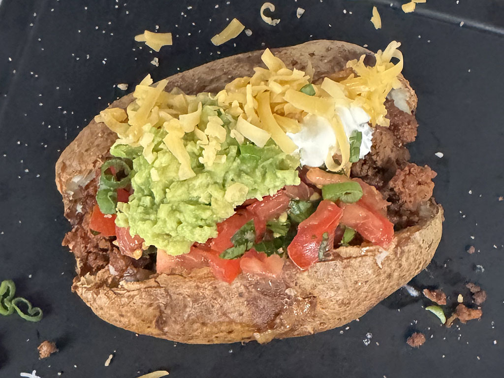 Baked Potatoes with Taco-Seasoned Ground Beef Topping