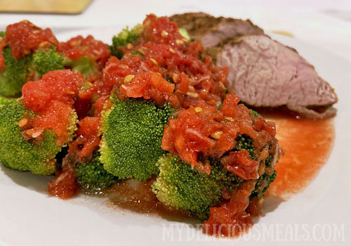 Blanched Broccoli with Easy Tomato Sauce