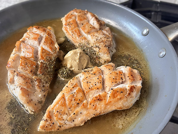 How to Cook Chicken Pieces in a Pan