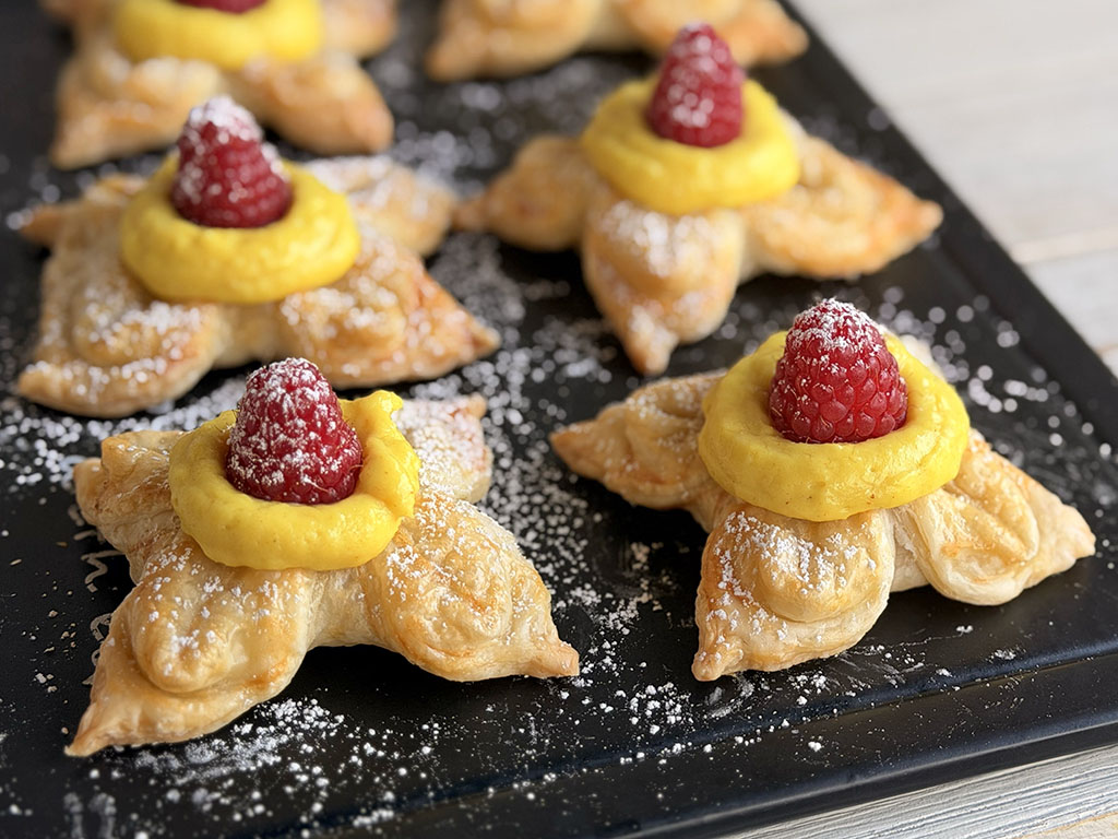 Слоёные «Цветочки» с Ванильным Кремом